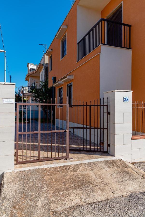 圣克罗切卡梅里纳Casa Angela公寓 外观 照片